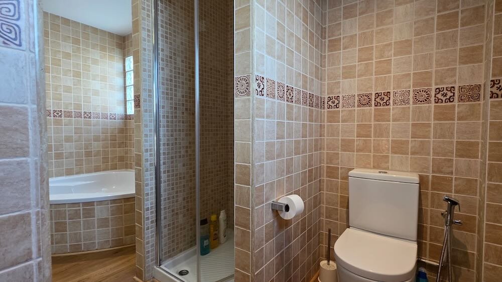 Property 2464 - Image 37